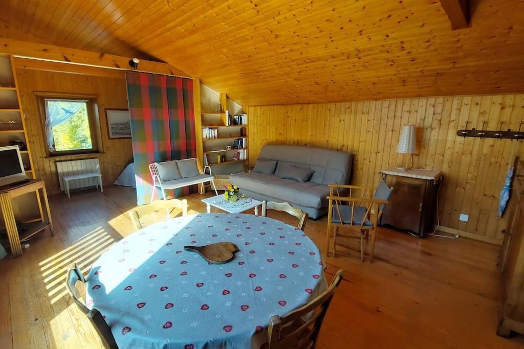 Mini Chalet Dans Le Mercantour Colmars Exterior photo