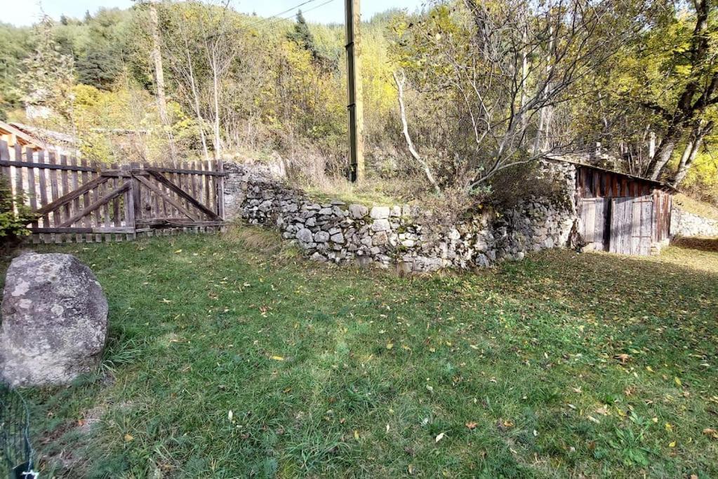 Mini Chalet Dans Le Mercantour Colmars Exterior photo